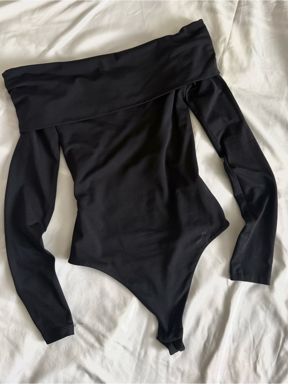 Aritzia contour off shoulder bodysuit